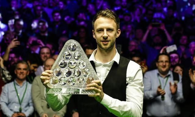 一个是门前 一个是门前